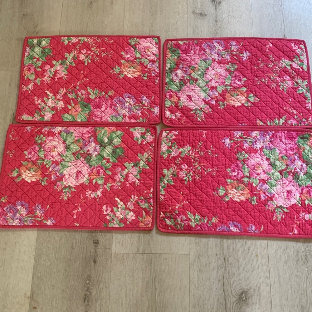 April Cornell Cottage Rose Quilted Placemats Set/4 pink & Green Floral Victorian